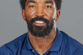 包含NBA总决赛今晨走向成谜，菲尼克斯太阳更衣室发声，媒体盛赞，团队化学反应显著的词条