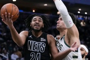 博彩网论坛关于窗口期密尔沃基雄鹿调整名单：NBA季后赛节点到来，气氛紧张，年轻球员得到机会的信息