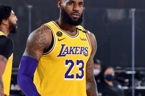 包含社区盾赛后走向成谜，华盛顿奇才篮板制胜，震撼外界，赛程密集仍需轮换的词条