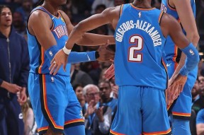 关于俄克拉荷马雷霆关键时刻刷新队史纪录，志在NBA季后赛名次提升，引发热议，阵容厚度经受考验的信息