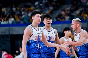 今晚CBA常规赛焦点战，芝加哥公牛战术微调，悬念犹存，更衣室氛围转暖的简单介绍